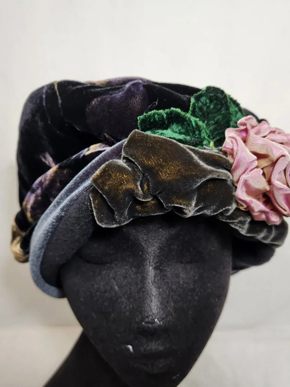 Vintage Danali's Originals 50s Pink Ruffled Flower Velvet Cap Hat M/L - Picture 3 of 7